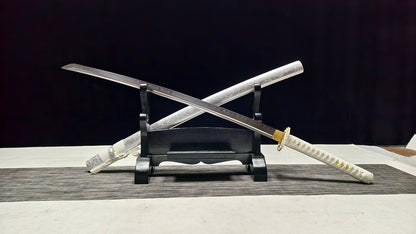 Silver Dragon，T10 (covered with soil to burn the blade)katana