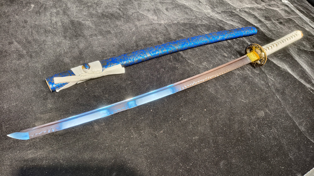 T10 (covered with soil, burned with fire, blade formed special pattern, quenched blue)katana